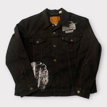 Load image into Gallery viewer, Black denim jacket - Large
